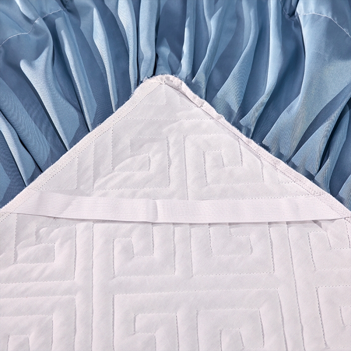 91家纺网 家纺一手货源 找家纺 罗艺轩 2024新款贡缎夹棉床裙三件套凯撒王朝系列 凯撒王朝-天际蓝