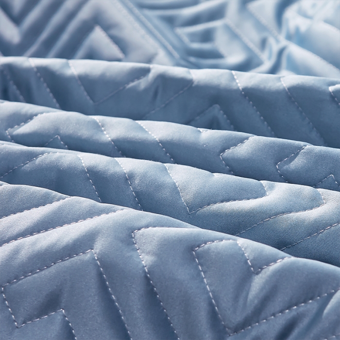 91家纺网 家纺一手货源 找家纺 罗艺轩 2024新款贡缎夹棉床裙三件套凯撒王朝系列 凯撒王朝-天际蓝