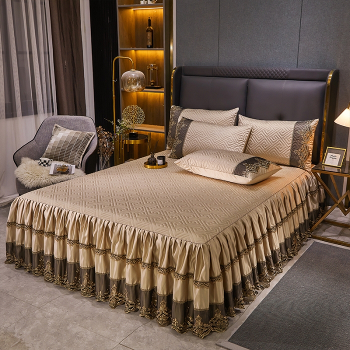 91家纺网 家纺一手货源 找家纺 罗艺轩 2024新款贡缎夹棉床裙三件套凯撒王朝系列 凯撒王朝-香槟金