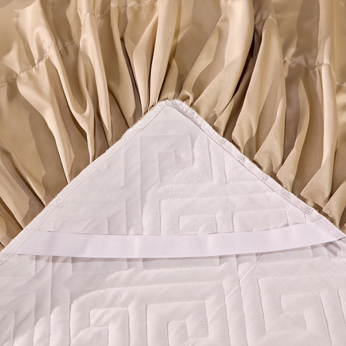 91家纺网 家纺一手货源 找家纺 罗艺轩 2024新款贡缎夹棉床裙三件套凯撒王朝系列 凯撒王朝-香槟金