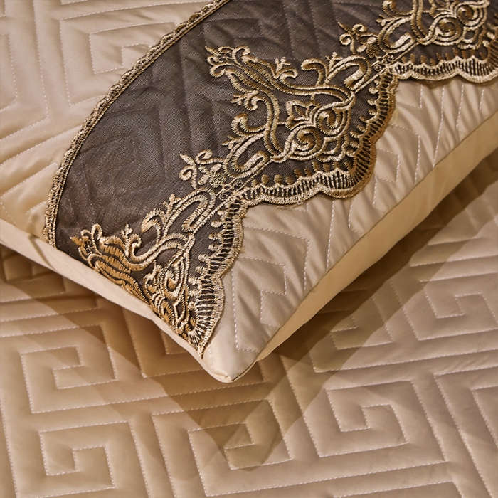 91家纺网 家纺一手货源 找家纺 罗艺轩 2024新款贡缎夹棉床裙三件套凯撒王朝系列 凯撒王朝-香槟金