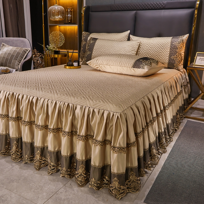 91家纺网 家纺一手货源 找家纺 罗艺轩 2024新款贡缎夹棉床裙三件套凯撒王朝系列 凯撒王朝-香槟金