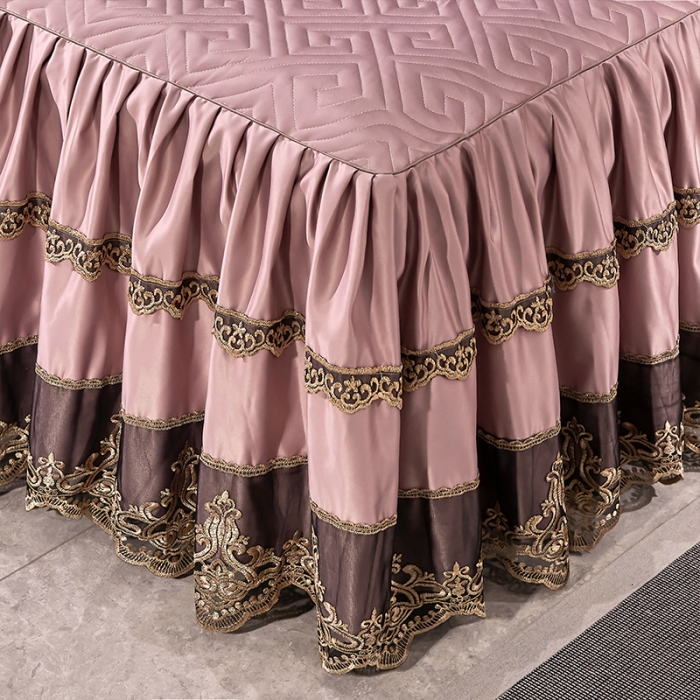 91家纺网 家纺一手货源 找家纺 罗艺轩 2024新款贡缎夹棉床裙三件套凯撒王朝系列 凯撒王朝-宫粉色