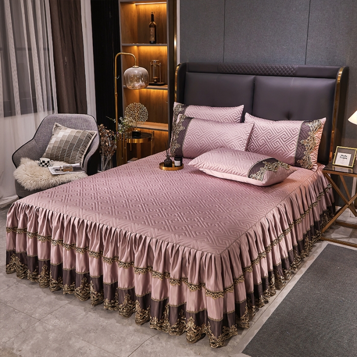 91家纺网 家纺一手货源 找家纺 罗艺轩 2024新款贡缎夹棉床裙三件套凯撒王朝系列 凯撒王朝-宫粉色