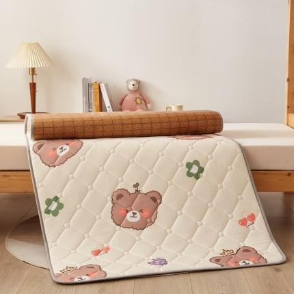 91家纺网 家纺一手货源 找家纺 迪乐妮 2024AB双面可用藤席凉席夹棉床褥地垫成人款 米熊