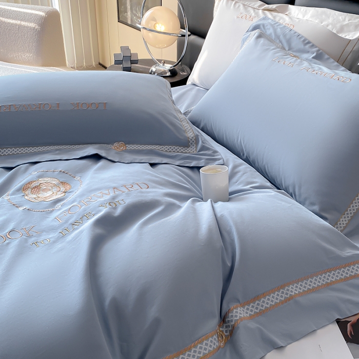 91家纺网 家纺一手货源 找家纺 安妮 2023新款全棉刺绣四件套邂逅系列 天空蓝