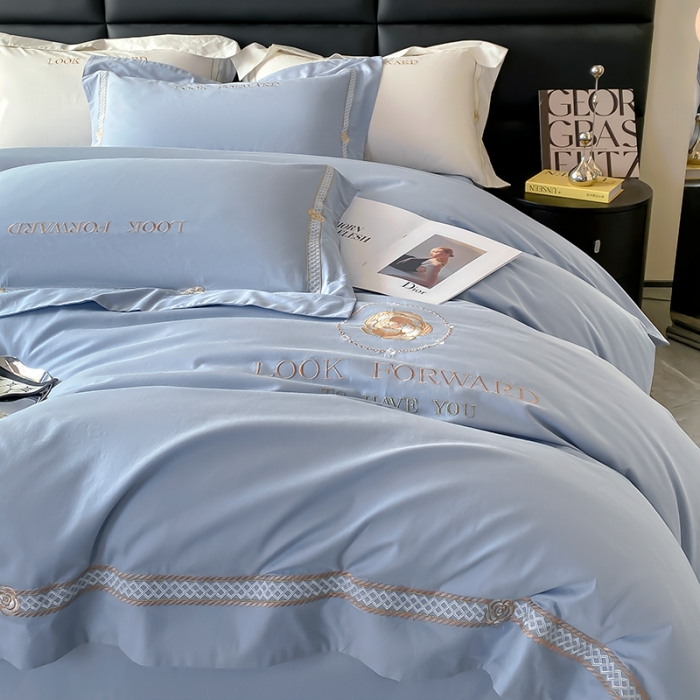 91家纺网 家纺一手货源 找家纺 安妮 2023新款全棉刺绣四件套邂逅系列 天空蓝