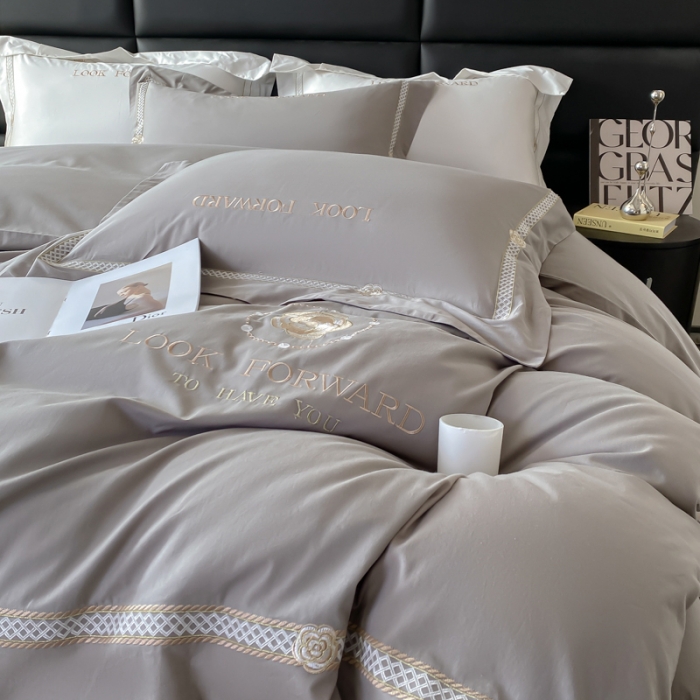 91家纺网 家纺一手货源 找家纺 安妮 2023新款全棉刺绣四件套邂逅系列 洋气灰