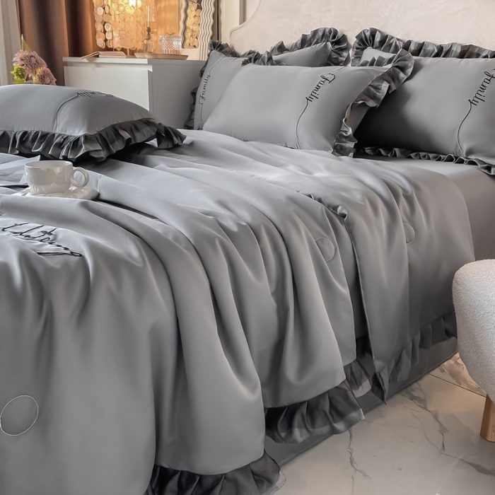 91家纺网 家纺一手货源 找家纺 绣女坊 2023新款花边夏被四件套 灰色