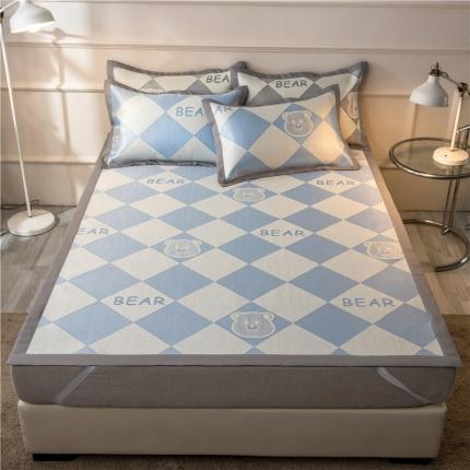 91家纺网 家纺一手货源 找家纺 2024新品1500D数码印花冰丝席千鸟格床单款凉席 小熊维尼蓝