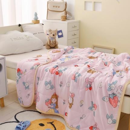 91家纺网 家纺一手货源 找家纺 嗨生活 2025新款儿童A类凉感丝冰激凌夏被 花粉女孩