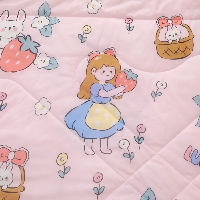 91家纺网 家纺一手货源 找家纺 嗨生活 2025新款儿童A类凉感丝冰激凌夏被 花粉女孩