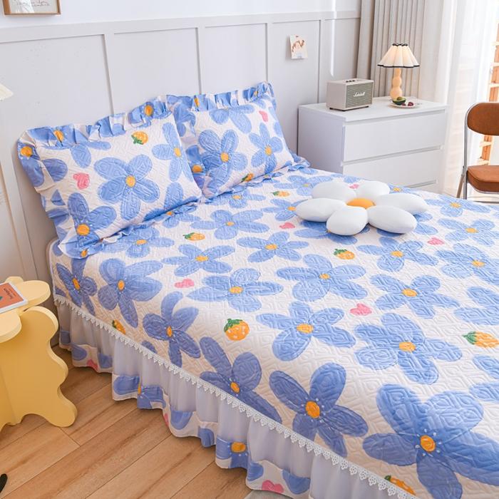 91家纺网 家纺一手货源 找家纺 2023公主风全棉花边床盖四件套 欧根纱床盖款夹棉纯棉三件套直播推荐 蓝色花海