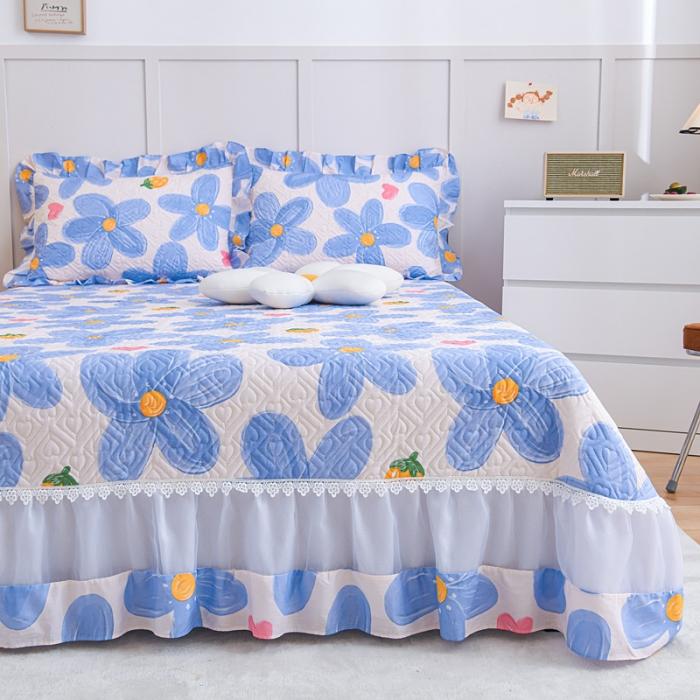 91家纺网 家纺一手货源 找家纺 2023公主风全棉花边床盖四件套 欧根纱床盖款夹棉纯棉三件套直播推荐 蓝色花海