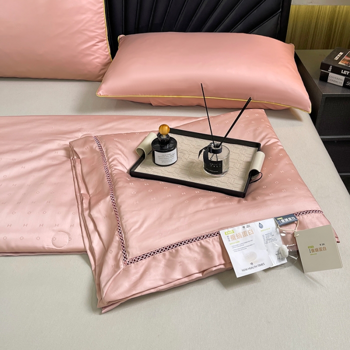 91家纺网 家纺一手货源 找家纺 伊被源 2023新款40支木本提花蚕蛹蛋白夏被-路易斯 路易斯 豆沙红