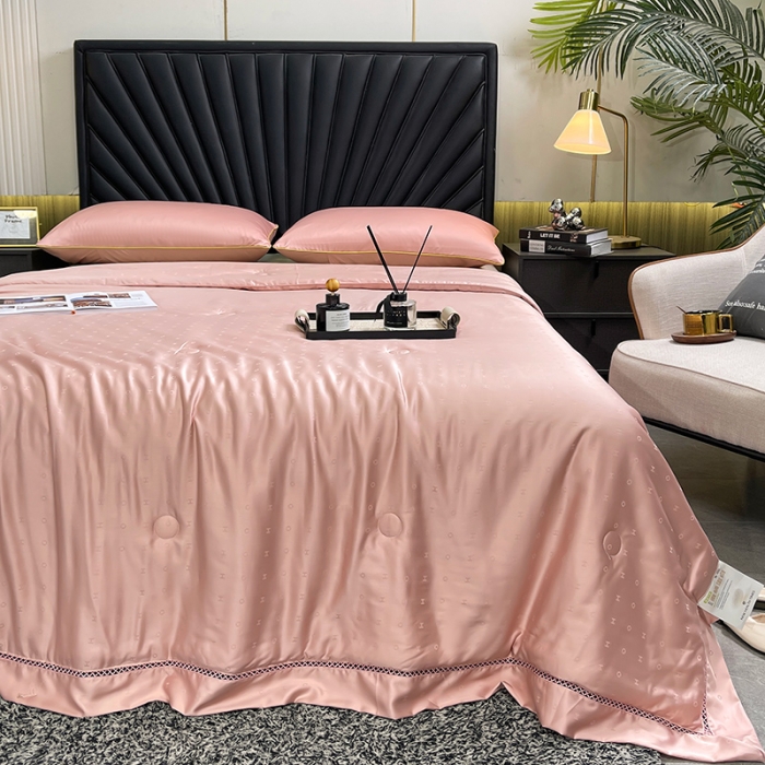 91家纺网 家纺一手货源 找家纺 伊被源 2023新款40支木本提花蚕蛹蛋白夏被-路易斯 路易斯 豆沙红