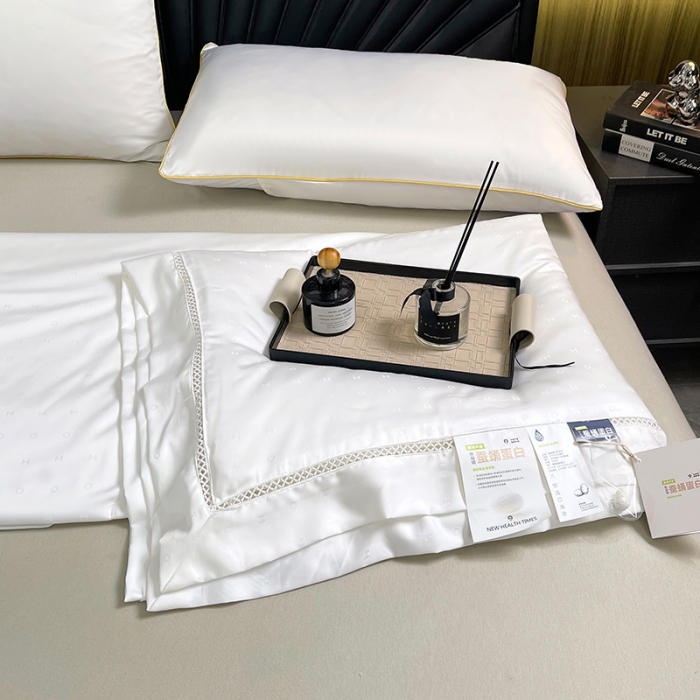 91家纺网 家纺一手货源 找家纺 伊被源 2023新款40支木本提花蚕蛹蛋白夏被-路易斯 路易斯 奶昔白