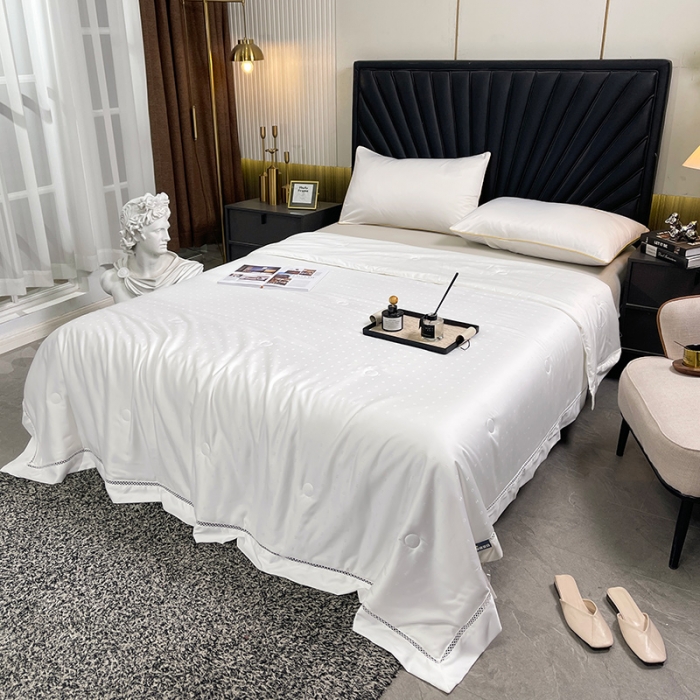 91家纺网 家纺一手货源 找家纺 伊被源 2023新款40支木本提花蚕蛹蛋白夏被-路易斯 路易斯 奶昔白