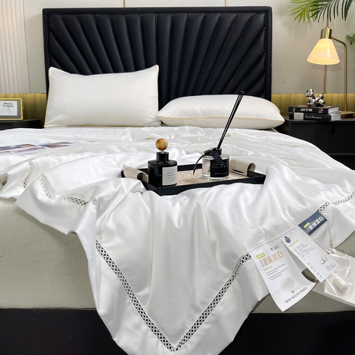 91家纺网 家纺一手货源 找家纺 伊被源 2023新款40支木本提花蚕蛹蛋白夏被-路易斯 路易斯 奶昔白