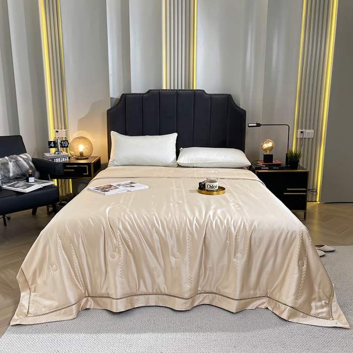 91家纺网 家纺一手货源 找家纺 伊被源 2023新款莫代尔活性提花蚕丝夏被-浮光掠影 浮光掠影-香槟金