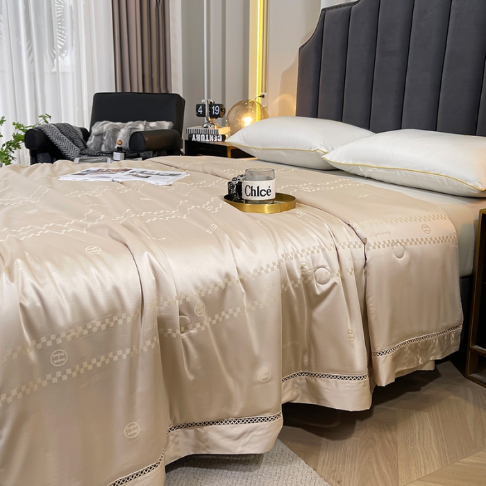 91家纺网 家纺一手货源 找家纺 伊被源 2023新款莫代尔活性提花蚕丝夏被-浮光掠影 浮光掠影-香槟金