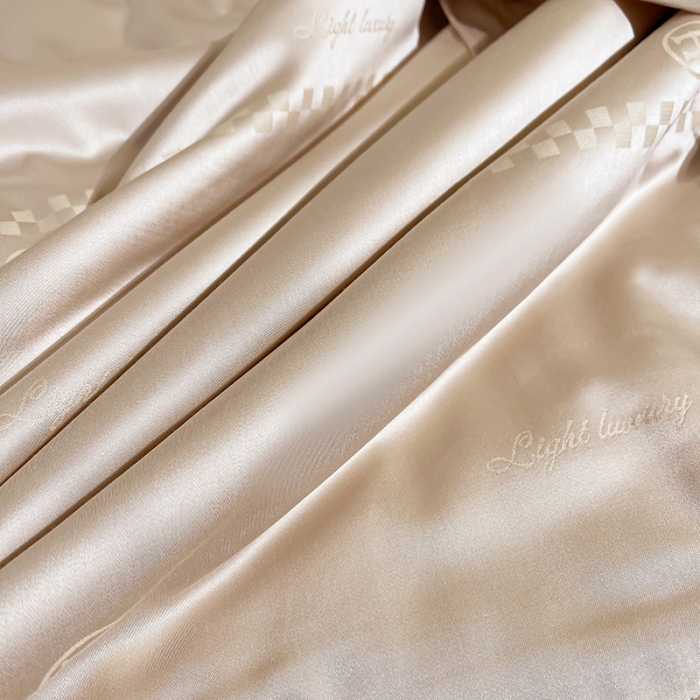 91家纺网 家纺一手货源 找家纺 伊被源 2023新款莫代尔活性提花蚕丝夏被-浮光掠影 浮光掠影-香槟金