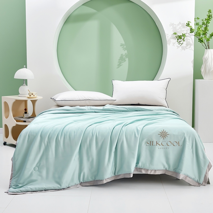 91家纺网 家纺一手货源 找家纺 伊被源 2023新款莫代尔蚕蛹蛋白夏被-锦色 锦色-清新蓝