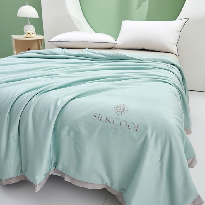 91家纺网 家纺一手货源 找家纺 伊被源 2023新款莫代尔蚕蛹蛋白夏被-锦色 锦色-清新蓝