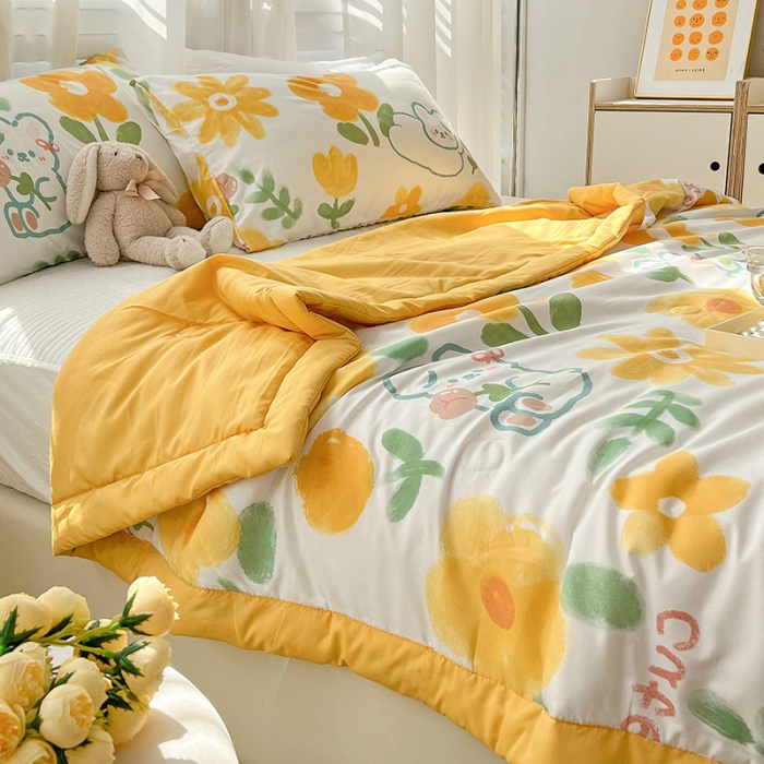 91家纺网 家纺一手货源 找家纺 星巴K 2023新款洛卡棉美棉印花夏被亲肤手包边夏被 阳光兔兔