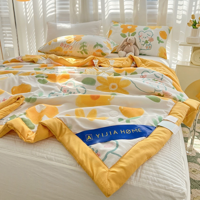 91家纺网 家纺一手货源 找家纺 星巴K 2023新款洛卡棉美棉印花夏被亲肤手包边夏被 阳光兔兔