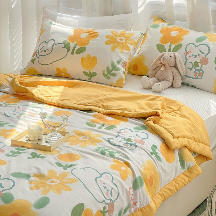 91家纺网 家纺一手货源 找家纺 星巴K 2023新款洛卡棉美棉印花夏被亲肤手包边夏被 阳光兔兔