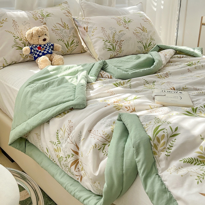 91家纺网 家纺一手货源 找家纺 星巴K 2023新款洛卡棉美棉印花夏被亲肤手包边夏被 香草