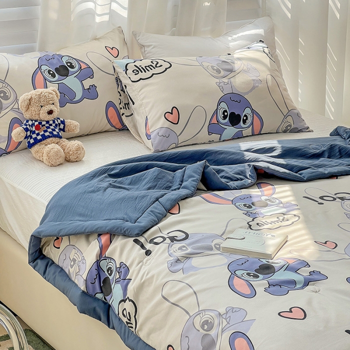 91家纺网 家纺一手货源 找家纺 星巴K 2023新款洛卡棉美棉印花夏被亲肤手包边夏被 史迪仔