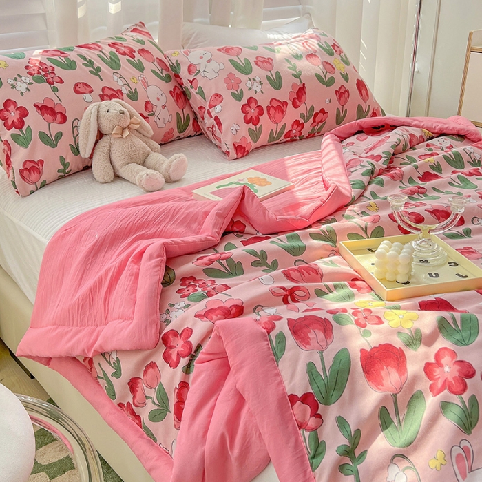 91家纺网 家纺一手货源 找家纺 星巴K 2023新款洛卡棉美棉印花夏被亲肤手包边夏被 花园兔