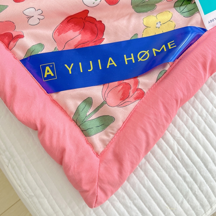 91家纺网 家纺一手货源 找家纺 星巴K 2023新款洛卡棉美棉印花夏被亲肤手包边夏被 花园兔