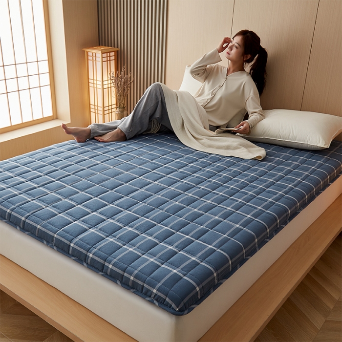 91家纺网 家纺一手货源 找家纺 锦丝钰床垫 2023新款色织水洗棉棉花床垫 海蓝格