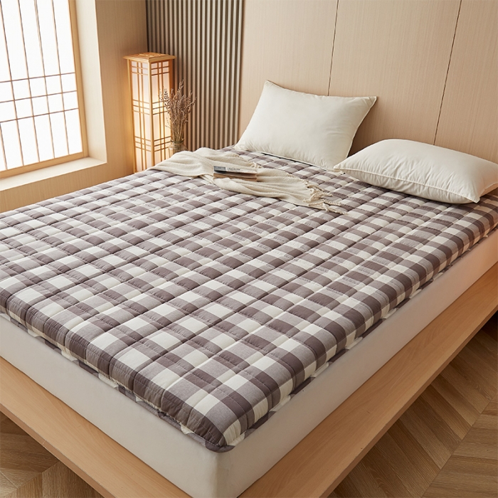 91家纺网 家纺一手货源 找家纺 锦丝钰床垫 2023新款色织水洗棉棉花床垫 灰中格