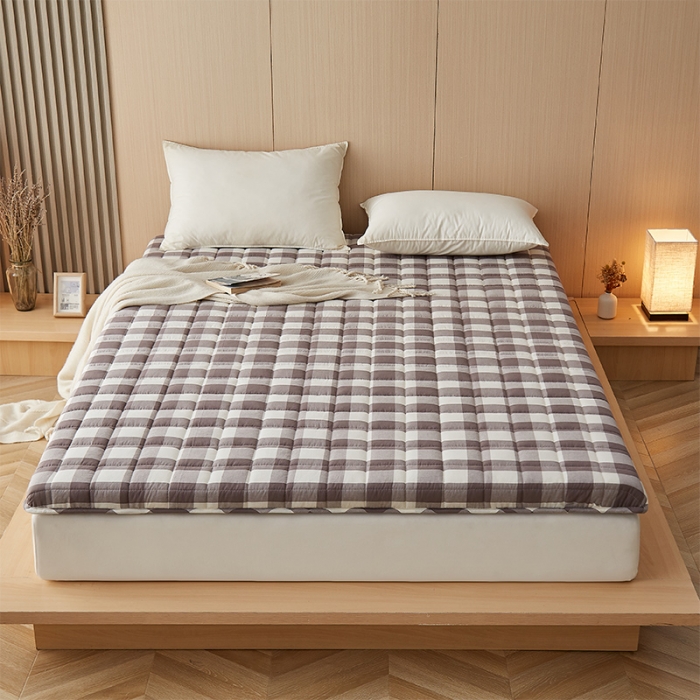 91家纺网 家纺一手货源 找家纺 锦丝钰床垫 2023新款色织水洗棉棉花床垫 灰中格