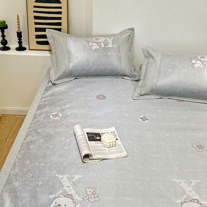 91家纺网 家纺一手货源 找家纺 2023澳梵植物抗菌冰丝凉席三件套软席 蹲蹲熊