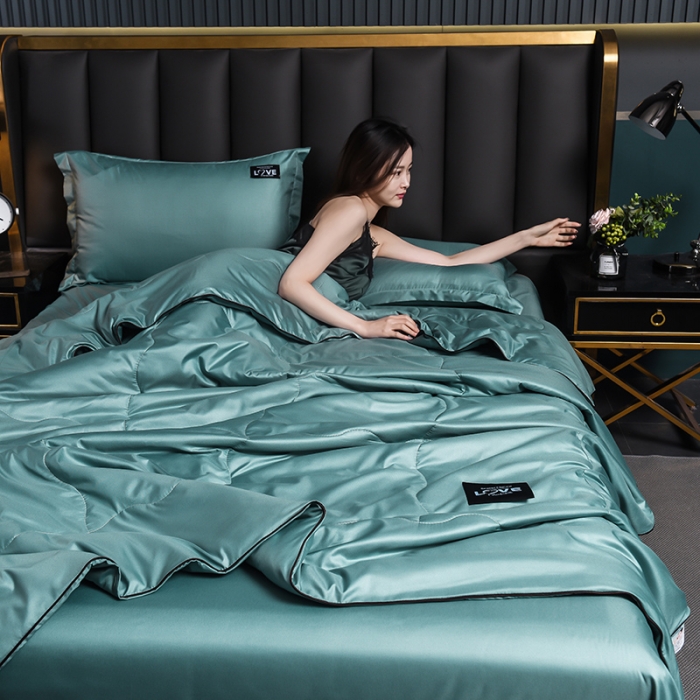 91家纺网 家纺一手货源 找家纺 宇豪 2023新款水洗真丝夏被套件 浅湖-兰