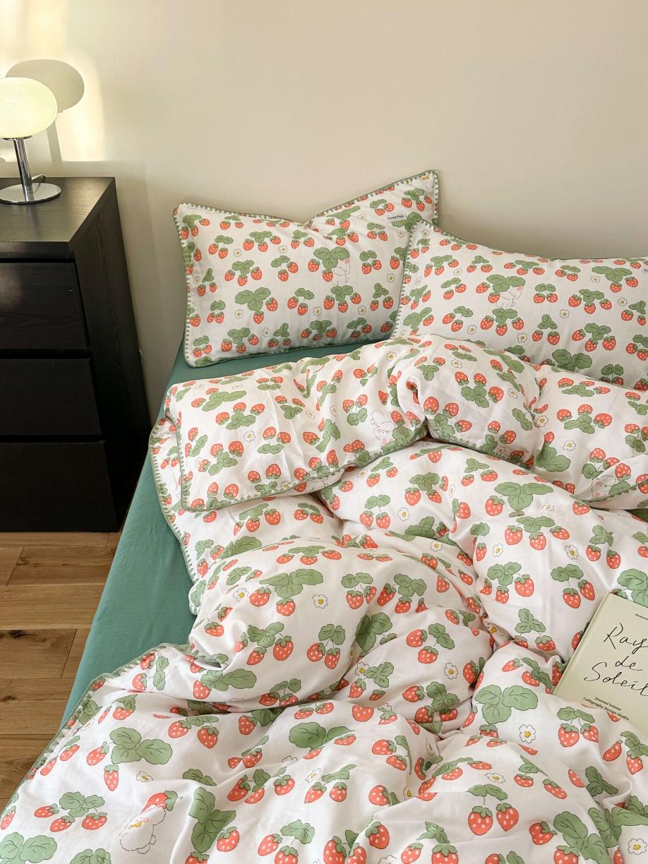 91家纺网 家纺一手货源 找家纺 洋铭区 2023新款双层纱四件套系列 草莓小园