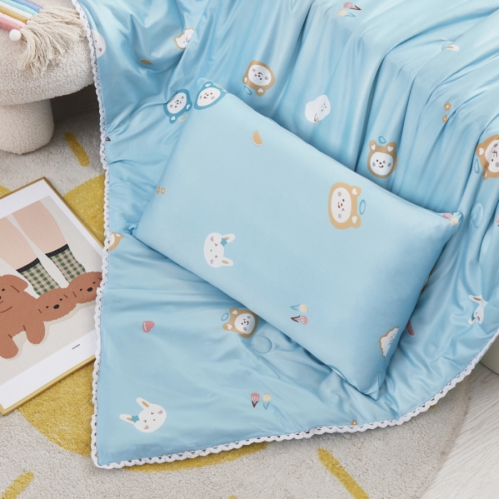 91家纺网 家纺一手货源 找家纺 丝涟 2023新款 A类儿童针织棉印花夏被 蓝小兔