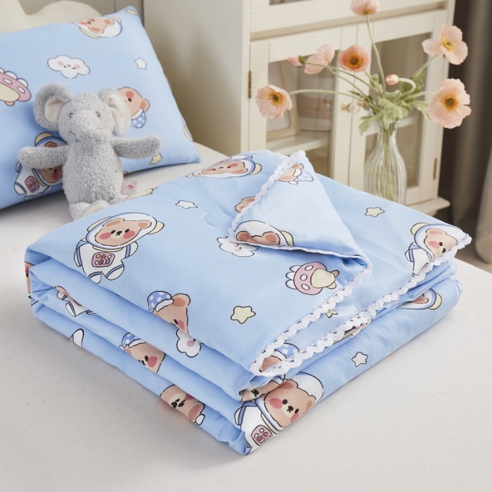 91家纺网 家纺一手货源 找家纺 丝涟 2023新款 A类儿童针织棉印花夏被 太空熊