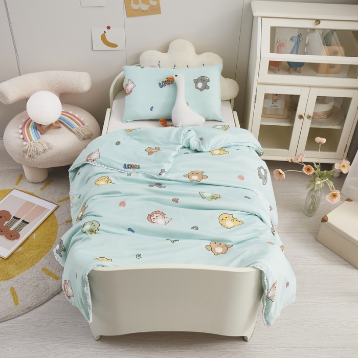 91家纺网 家纺一手货源 找家纺 丝涟 2023新款 A类儿童针织棉印花夏被 小恐龙