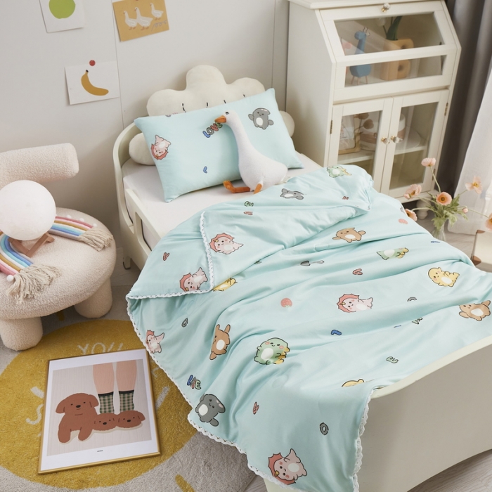 91家纺网 家纺一手货源 找家纺 丝涟 2023新款 A类儿童针织棉印花夏被 小恐龙