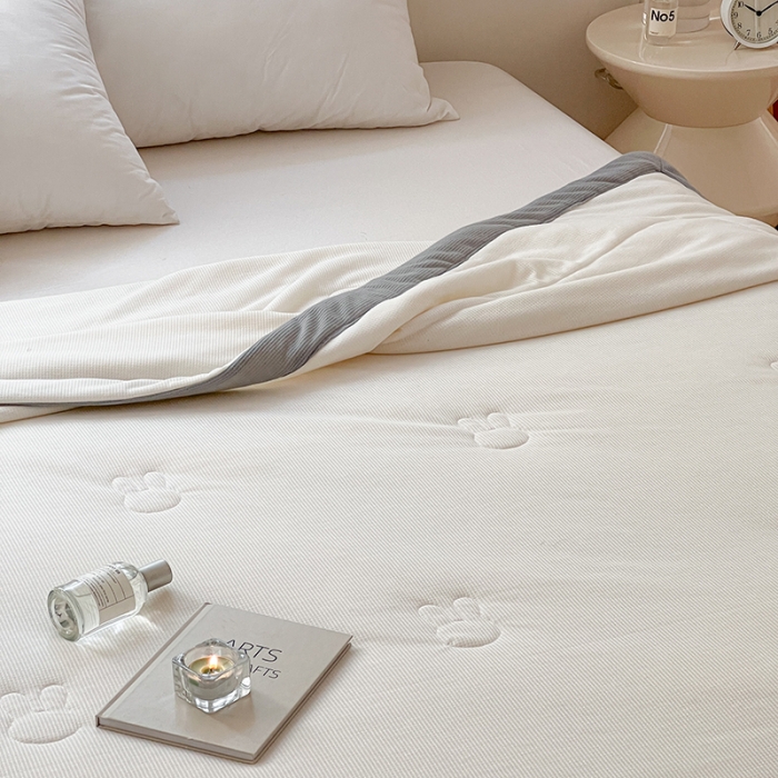 91家纺网 家纺一手货源 找家纺 伊被源 2023新款华夫格针织棉夏被--无标款 白