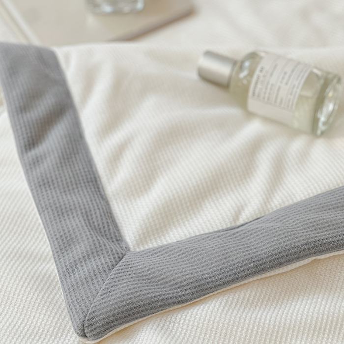 91家纺网 家纺一手货源 找家纺 伊被源 2023新款华夫格针织棉夏被--无标款 白