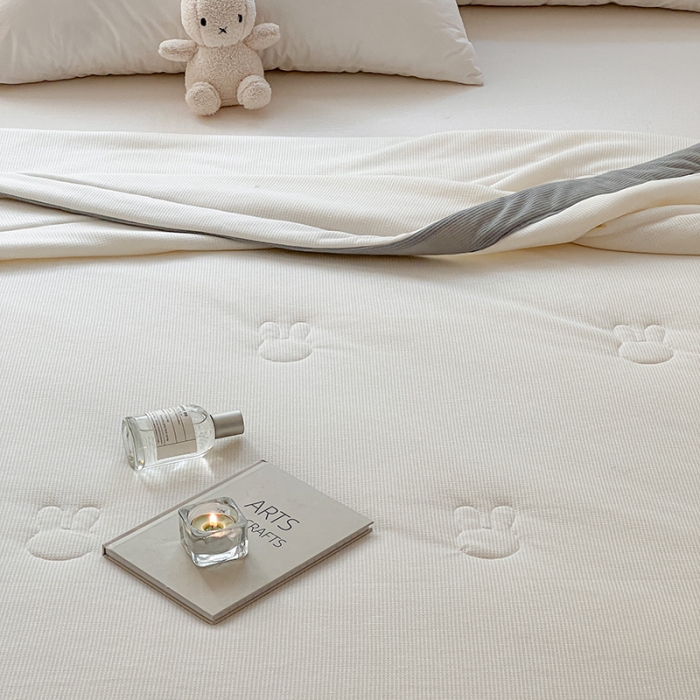 91家纺网 家纺一手货源 找家纺 伊被源 2023新款华夫格针织棉夏被--无标款 白