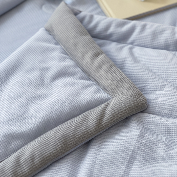 91家纺网 家纺一手货源 找家纺 伊被源 2023新款华夫格针织棉夏被--无标款 灰蓝