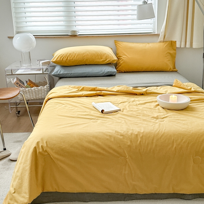 91家纺网 家纺一手货源 找家纺 玖弘 2023新款大豆夏被 姜黄+军绿双拼